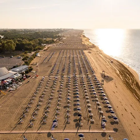 Family Friendly Getaway With Pool-beahost * Bibione