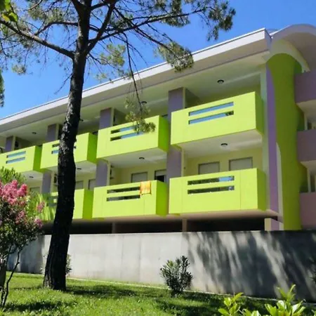 Family Friendly Getaway With Pool-beahost Apartment Bibione
