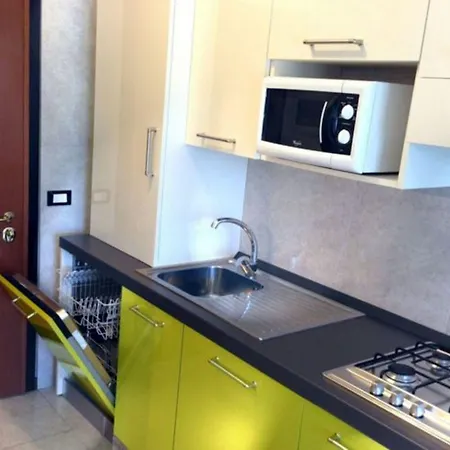 Family Friendly Getaway With Pool-beahost Apartment