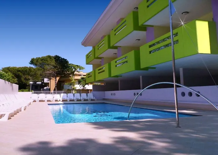 Family Friendly Getaway With Pool-beahost *